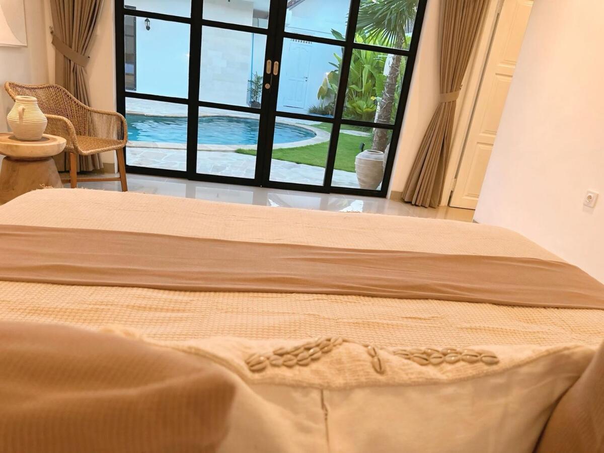 Amerta Villa Seminyak Экстерьер фото